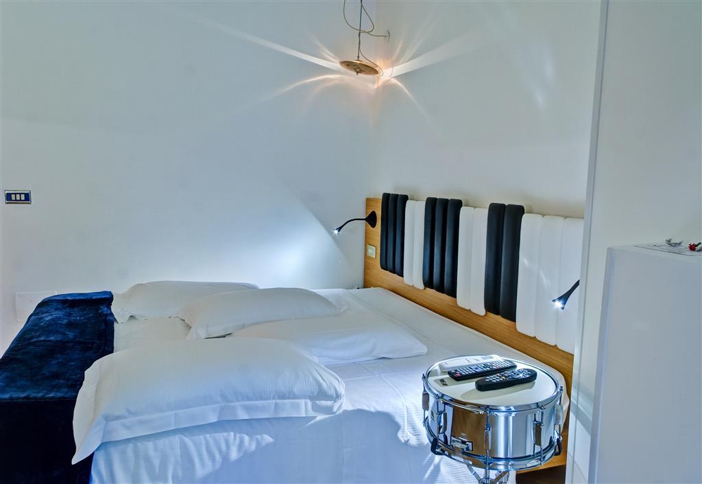 Hotel Franklin Feel The Sound Rom